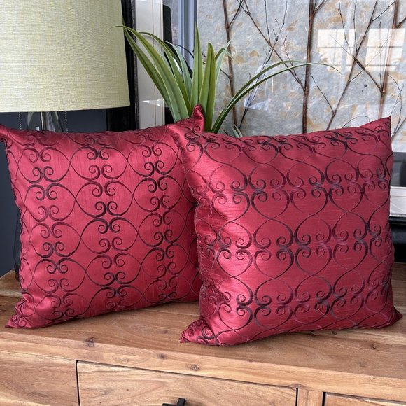 Pier One Cushions/Pillows Red /Burgundy With Embroidered Detail Set/2 - Picture 1 of 9